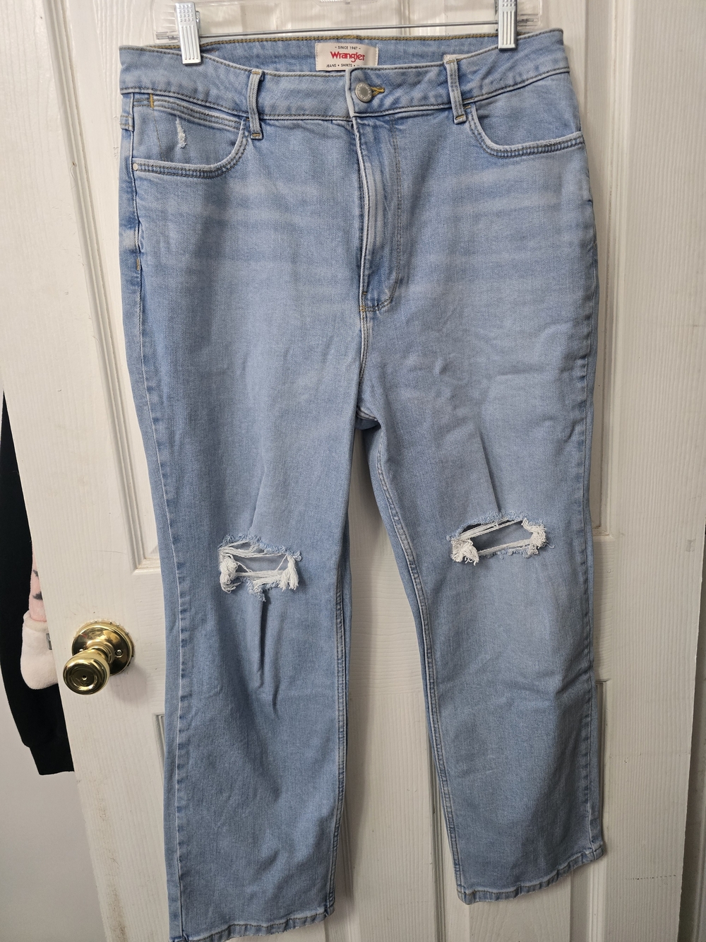 Wrangler Light Blue Distressed Women’s Jeans